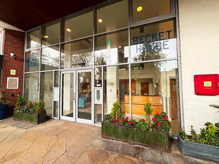 2 Bedroom Flat For Sale In Flat, Becket House, New Road, Brentwood, CM14