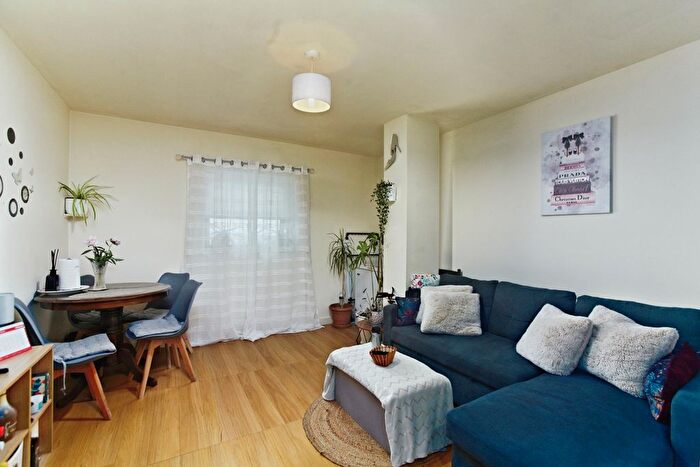2 Bedroom Flat For Sale In London Road, London, SW16