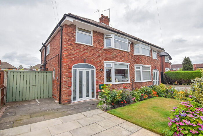 3 Bedroom Semi-Detached House For Sale In Stanhope Drive, Bromborough, CH62