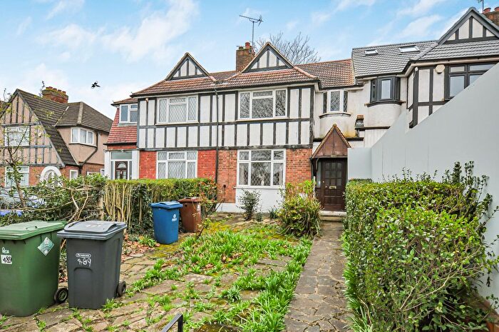 3 Bedroom Terraced House For Sale In Kenton Lane, Harrow, HA3