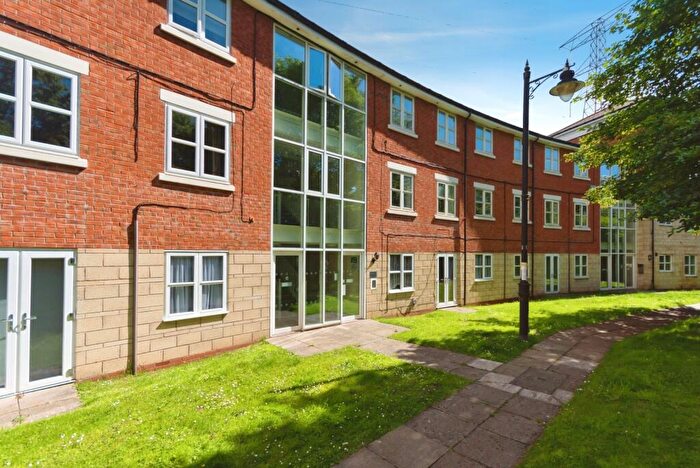 2 Bedroom Flat For Sale In Boatmans Reach, Birmingham, West Midlands, B14