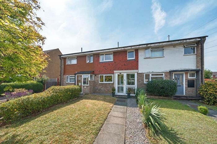 3 Bedroom Terraced House To Rent In Louvain Road Greenhithe, DA9