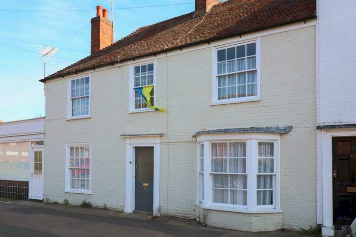 2 Bedroom Flat To Rent In Bridge, CT4