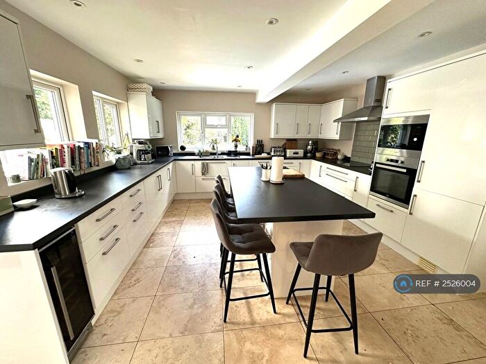 5 Bedroom Semi-Detached House To Rent In Bromley Common, Bromley, BR2