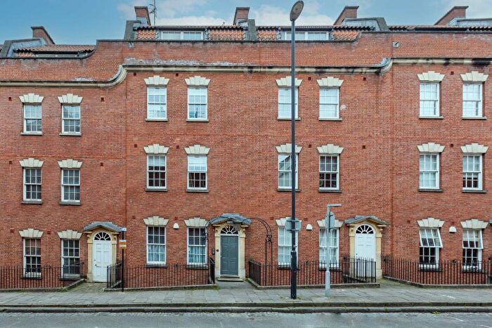 1 Bedroom Apartment To Rent In Century Place - St Pauls, BS2