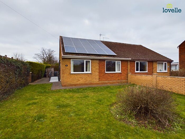 2 Bedroom Semi-Detached Bungalow For Sale In Honeyholes Lane, Dunholme, LN2
