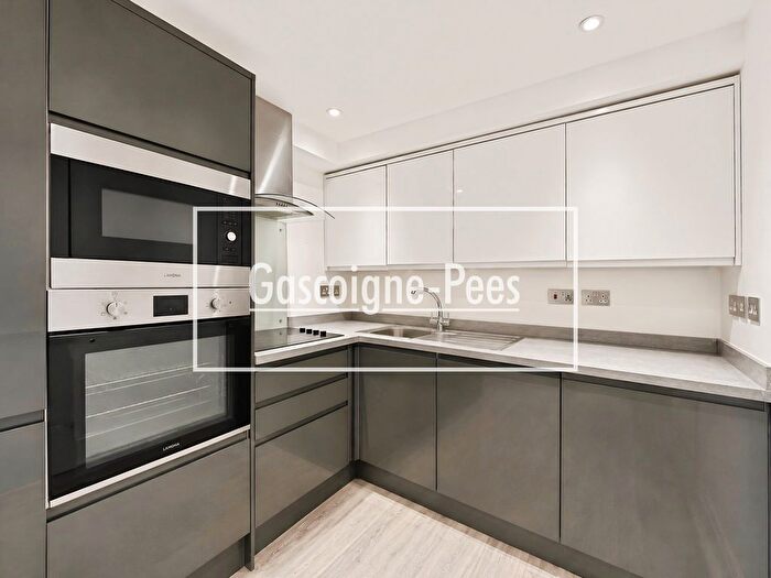 1 Bedroom Flat To Rent In Trafalgar Court, Aldershot, GU11