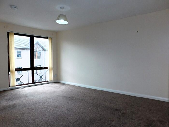 2 Bedroom Flat To Rent In Strawberry Bank Parade, City Centre, Aberdeen, AB11