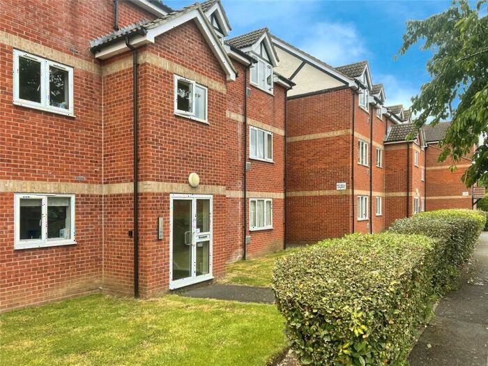 2 Bedroom Flat To Rent In Primrose Close, Wallington, SM6