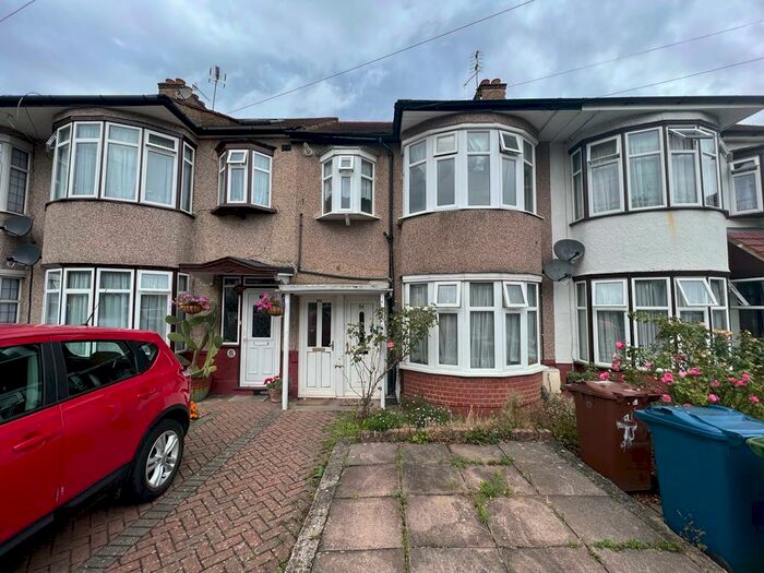 1 Bedroom Flat To Rent In Grosvenor Avenue, Harrow, HA2