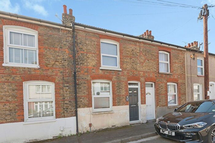 2 Bedroom Terraced House For Sale In Alexandra Road, Gravesend, Kent, DA12
