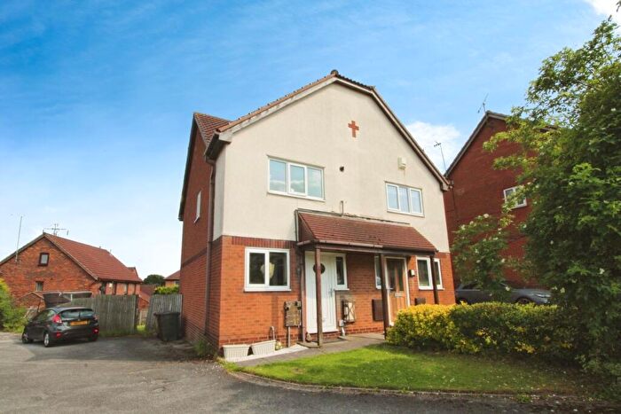 2 Bedroom Semi-Detached House For Sale In Ibbetson Road, Churwell, Morley, Leeds, LS27