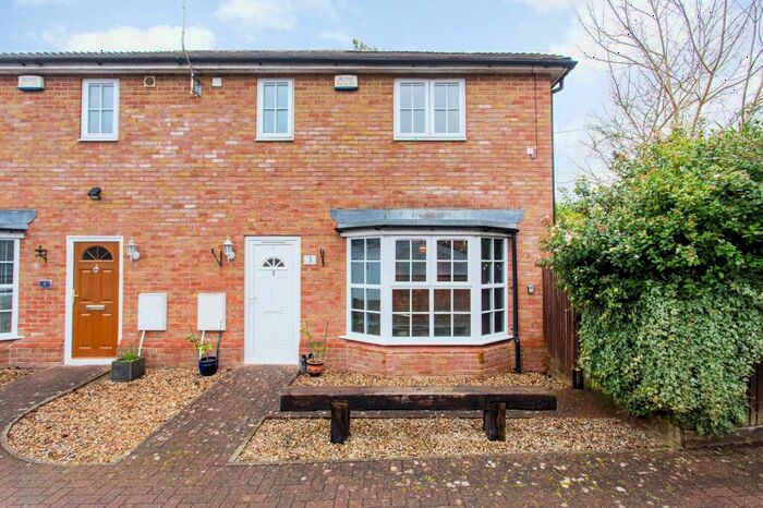 3 Bedroom Semi-Detached House For Sale In Dover Road, Barham, CT4