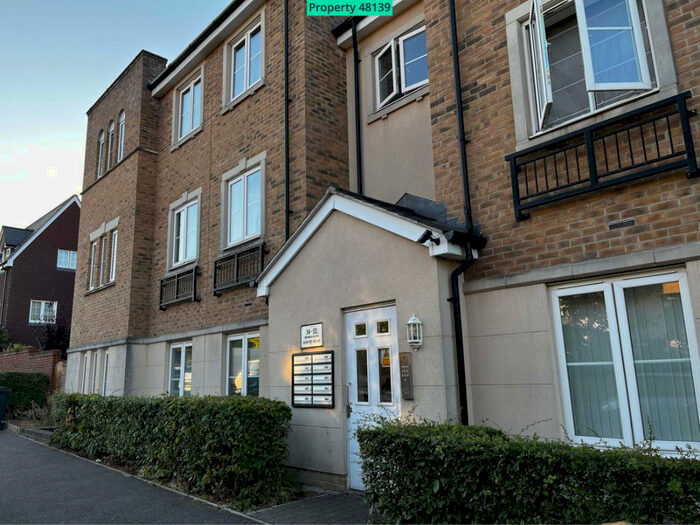 2 Bedroom Flat To Rent In Anstey Road, Farnham, GU9