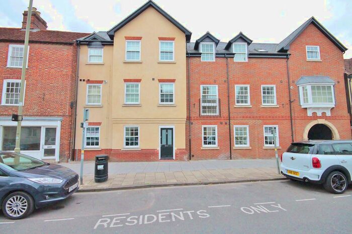 1 Bedroom Flat To Rent In West St. Helen Street, Abingdon, OX14