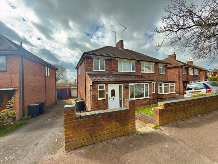 3 Bedroom Semi Detached House To Rent In Grampian Way, Luton, Bedfordshire, LU3