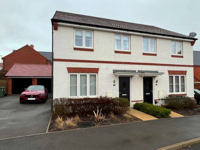 2 Bedroom Semi-Detached House To Rent In Pearce Row, Botley, Southampton, SO32