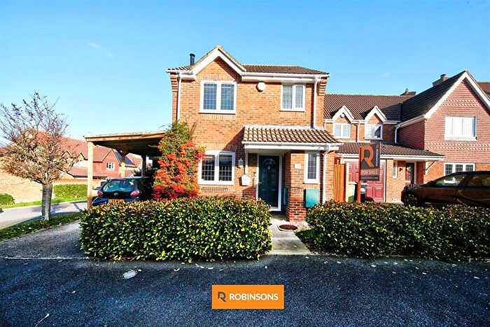 3 Bedroom Detached House For Sale In Nether Grove, Shenley Brook End, Milton Keynes, MK5