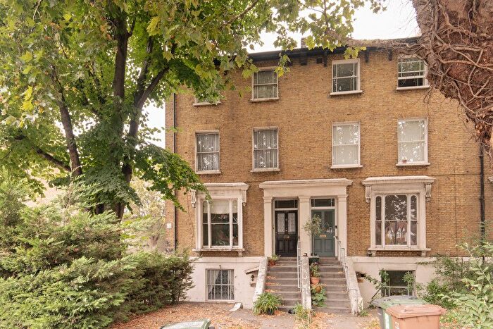 2 Bedroom Maisonette For Sale In New Cross Road, New Cross, SE14