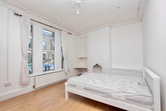 4 Bedroom Maisonette To Rent In Stoke Newington Church Street, London, N16