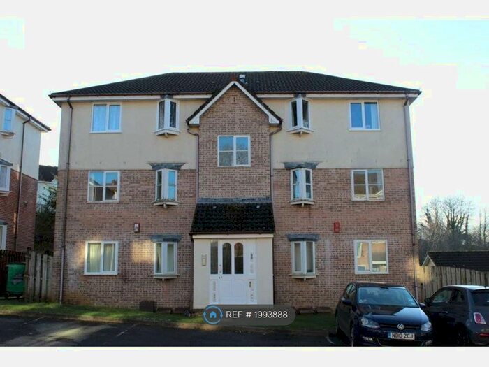2 Bedroom Flat To Rent In Holne Chase, Plymouth, PL6