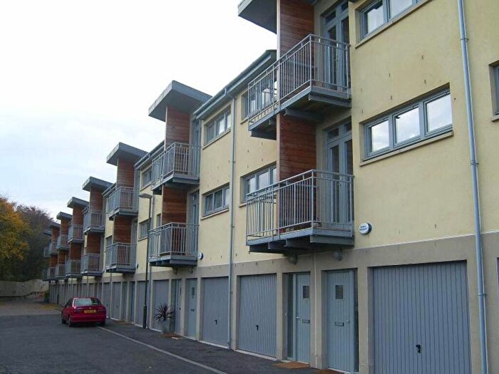 4 Bedroom House To Rent In () Slateford Road, Slateford, EH14