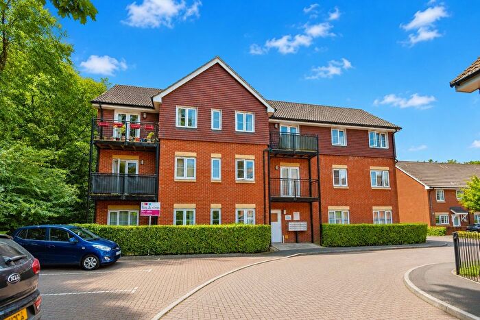 2 Bedroom Flat For Sale In Shafford Meadows, Hedge End, Southampton, SO30