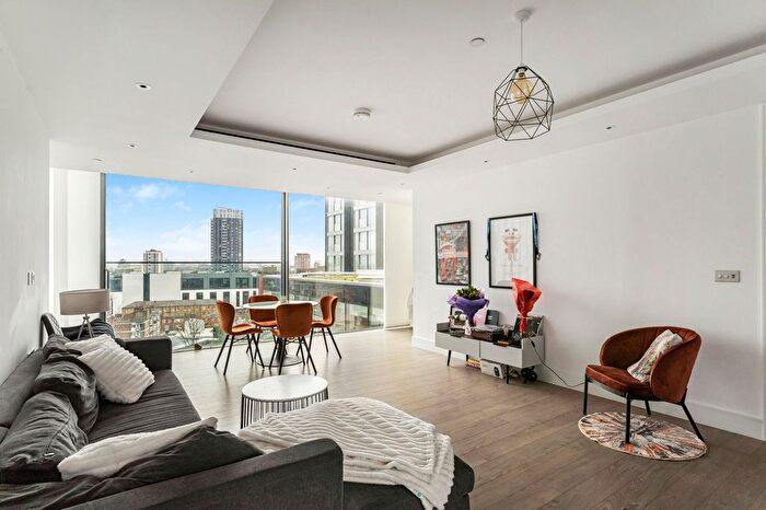 2 Bedroom Flat For Sale In Bollinder Place, Carrara Tower, EC1V