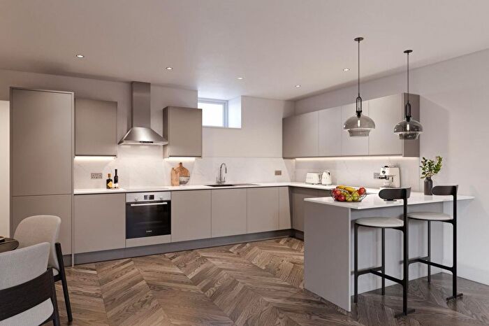3 Bedroom Flat For Sale In Barrfield Place, Barrfield Road, Salford, M6