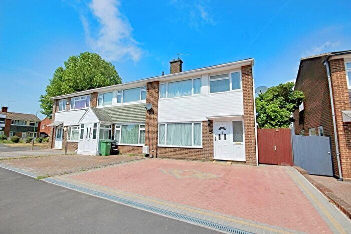 3 Bedroom End Of Terrace House For Sale In Kilndown Close, Allington, Maidstone, ME16