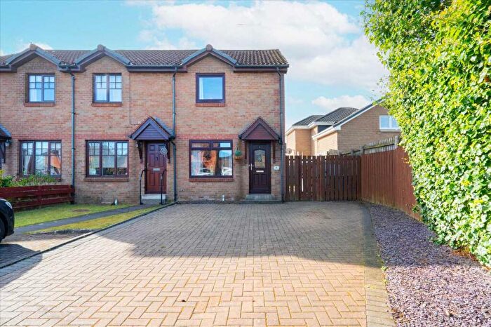 2 Bedroom End Of Terrace House For Sale In Haining Grove, FK2