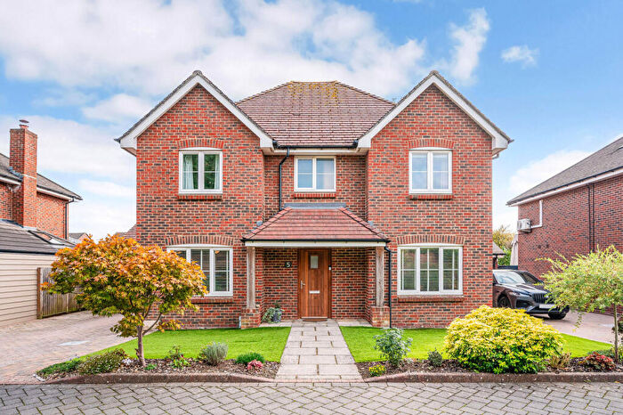 4 Bedroom Detached House For Sale In Mackenzie Close, Warsash, Southampton, SO31