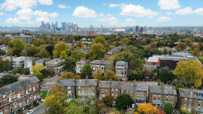 2 Bedroom Apartment For Sale In Vanbrugh Park, London, SE3