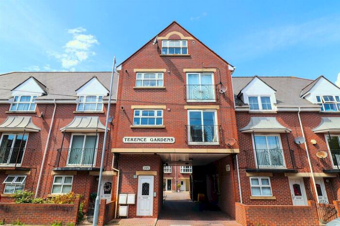 2 Bedroom Apartment To Rent In Terence Gardens, St. Ronans Road, Southsea, PO4