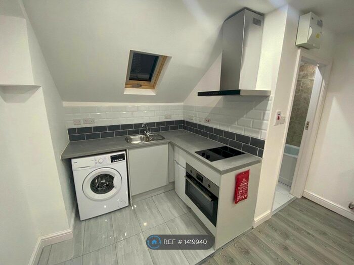 Studio To Rent In Pershore Road, Selly Park, Birmingham, B29