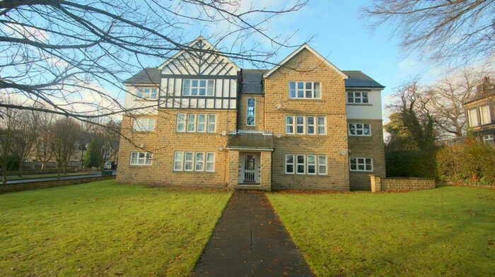 2 Bedroom Flat To Rent In Parkwood Court, Roundhay, LS8