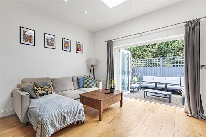 2 Bedroom Block Of Apartments For Sale In Chatsworth Road, CR0