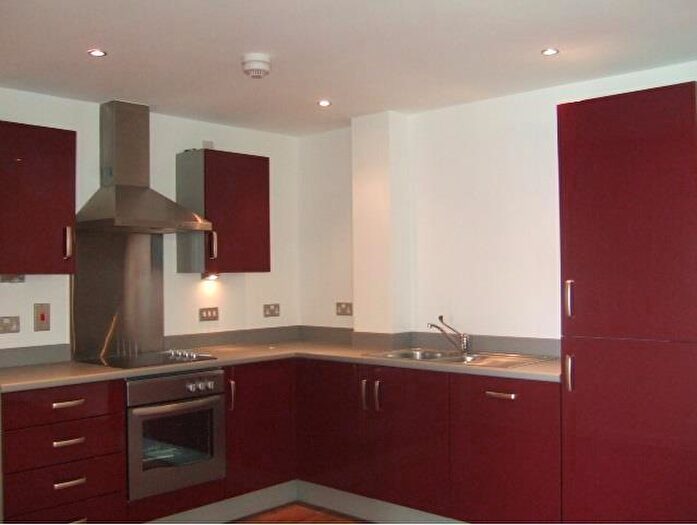 1 Bedroom Flat To Rent In South Quay, Kings Road, Maritime Quarter, SA1
