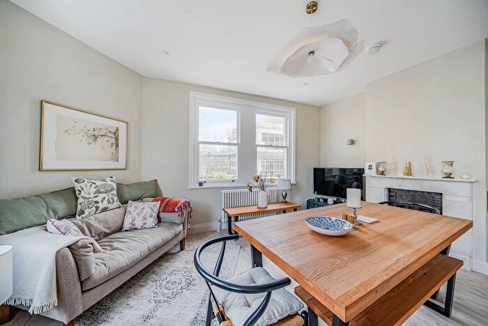 2 Bedroom Flat To Rent In Felsham Road, Putney, London, SW15