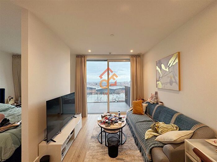 Studio To Rent In Waterview House, Quay Walk, Wembley, HA0