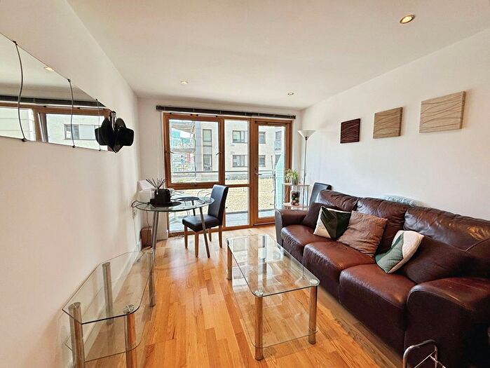 1 Bedroom Flat To Rent In Crozier House, The Boulevard, Leeds, West Yorkshire, LS10