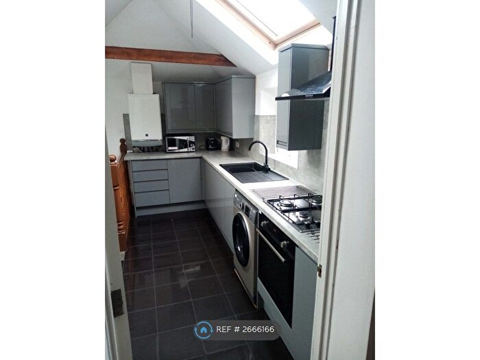 6 Bedroom Maisonette To Rent In Forsyth Road, Newcastle-Upon-Tyne, NE2
