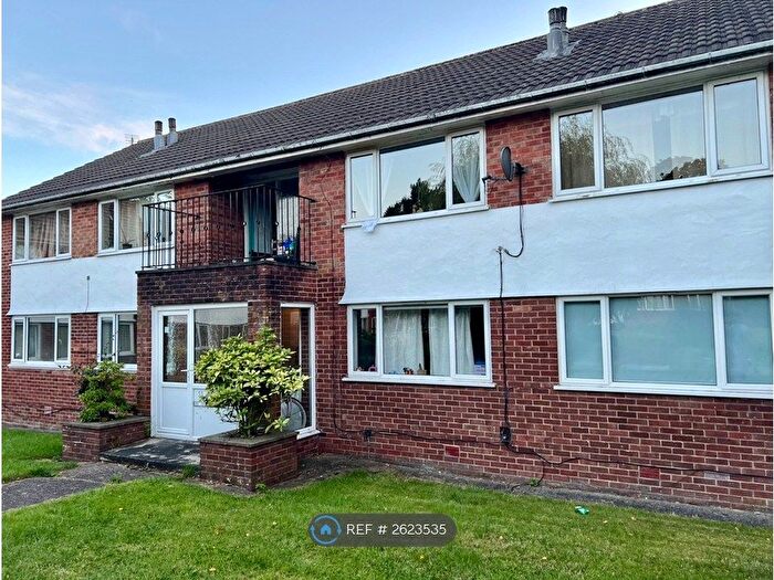 2 Bedroom Flat To Rent In Fair Hope Court, Blackburn, BB2