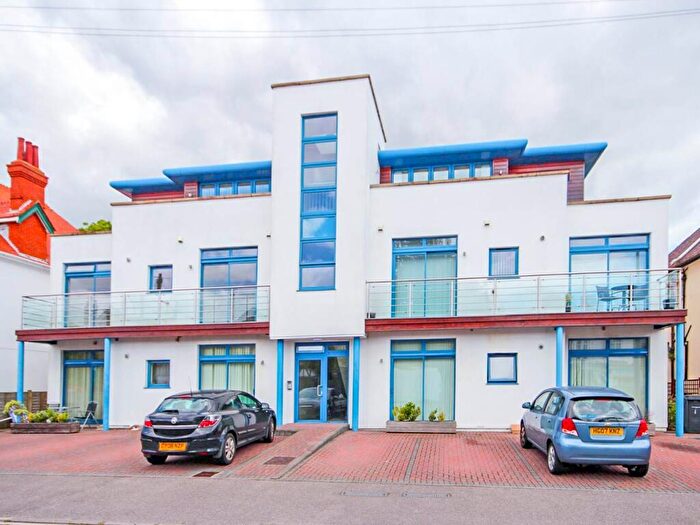 2 Bedroom Apartment To Rent In Stourcliffe Avenue, Southbourne, Bournemouth, BH6