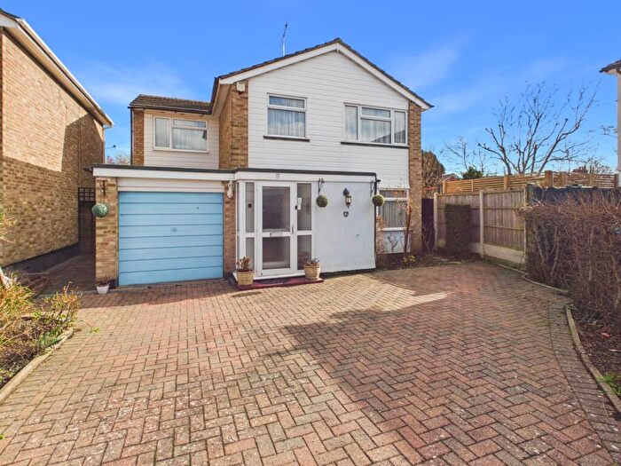 4 Bedroom Detached House For Sale In Home Farm Way, Stoke Poges, Buckinghamshire, SL3