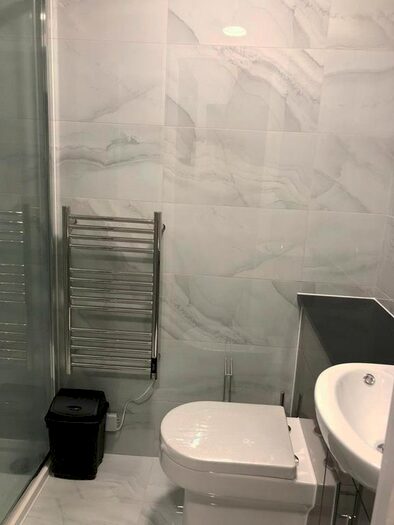 1 Bedroom Property To Rent In Adelaide Terrace, Great West Road, Brentford, TW8