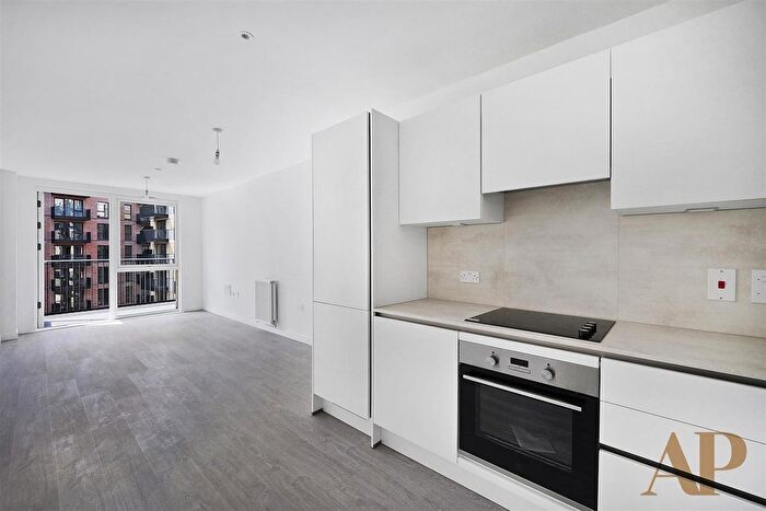 2 Bedroom Flat To Rent In Robusta Court, Hayes Village, UB3