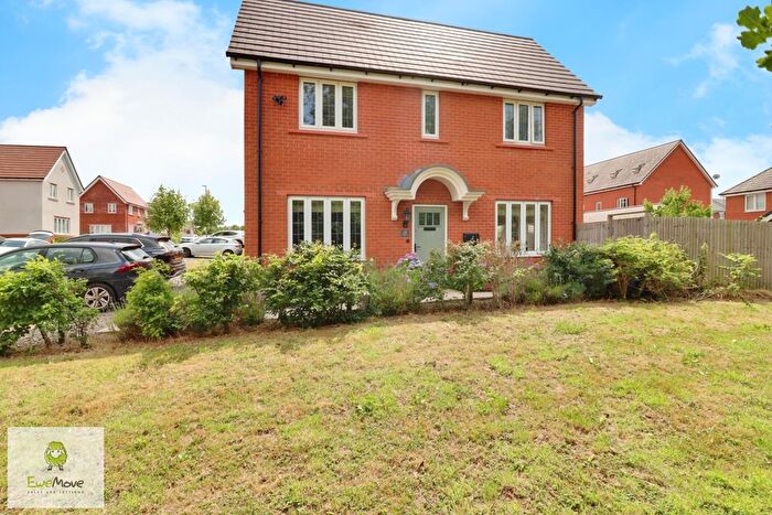 3 Bedroom Semi-Detached House For Sale In Harrier Way, Norton Canes, Cannock, WS11