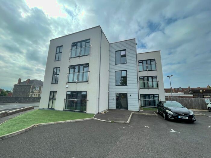 2 Bedroom Flat To Rent In Hanham Road, Kingswood, Bristol, BS15