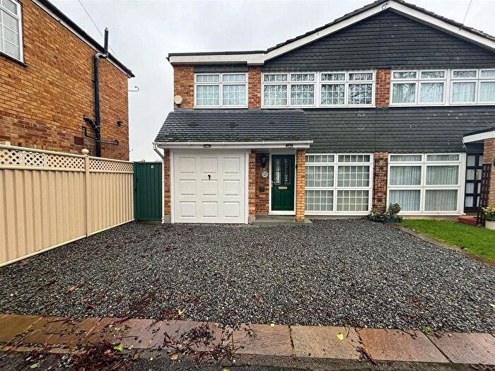 3 Bedroom Semi Detached House To Rent In Summerhouse Lane, Harmondsworth, West Drayton, UB7